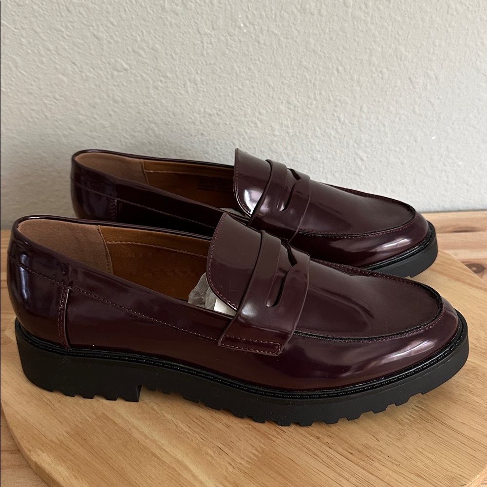 Mia Amore Hali Womens Moc Closed Toe Loafers-
